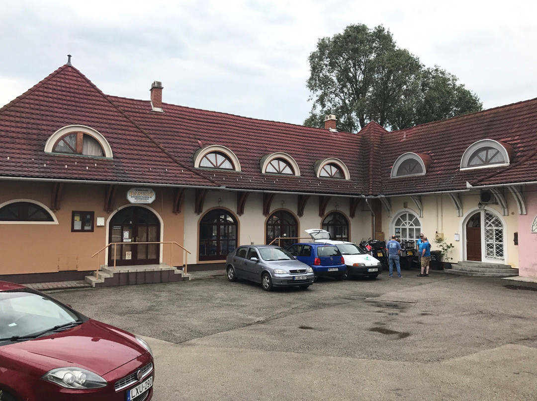 Viktoria Panzio es Gyorsetterem