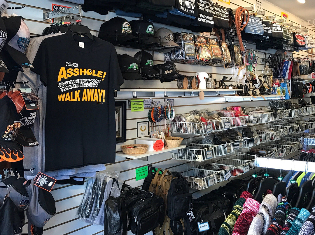 Dakota Leather Outlet-基斯通必去景点