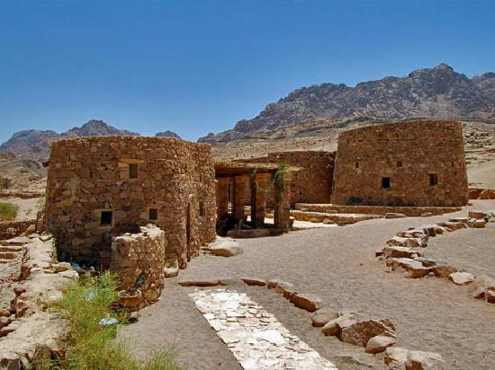Al Karm Mountains Ecolodge