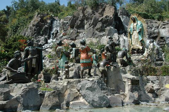 瓜达卢普圣玛利亚大教堂-墨西哥城必去景点