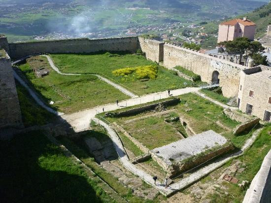 Castello di Lombardia-Enna必去景点