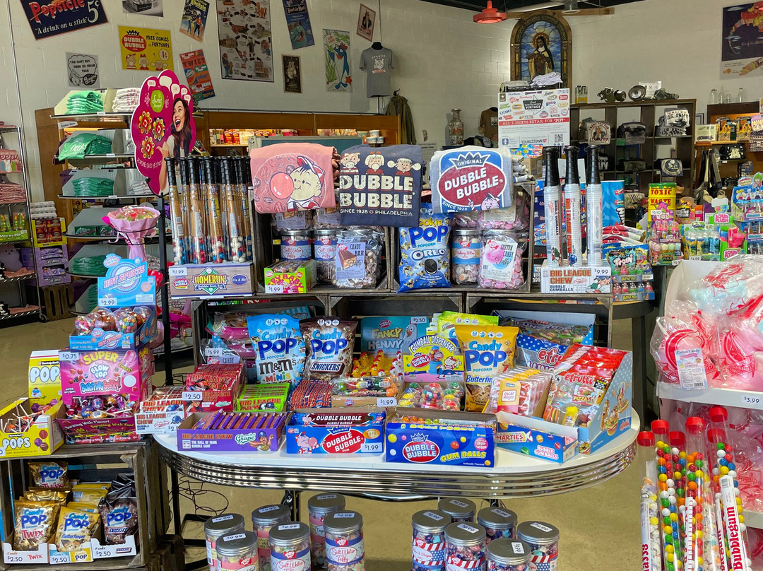 Sweet Memories Vintage Tees & Candy-Girard必去景点