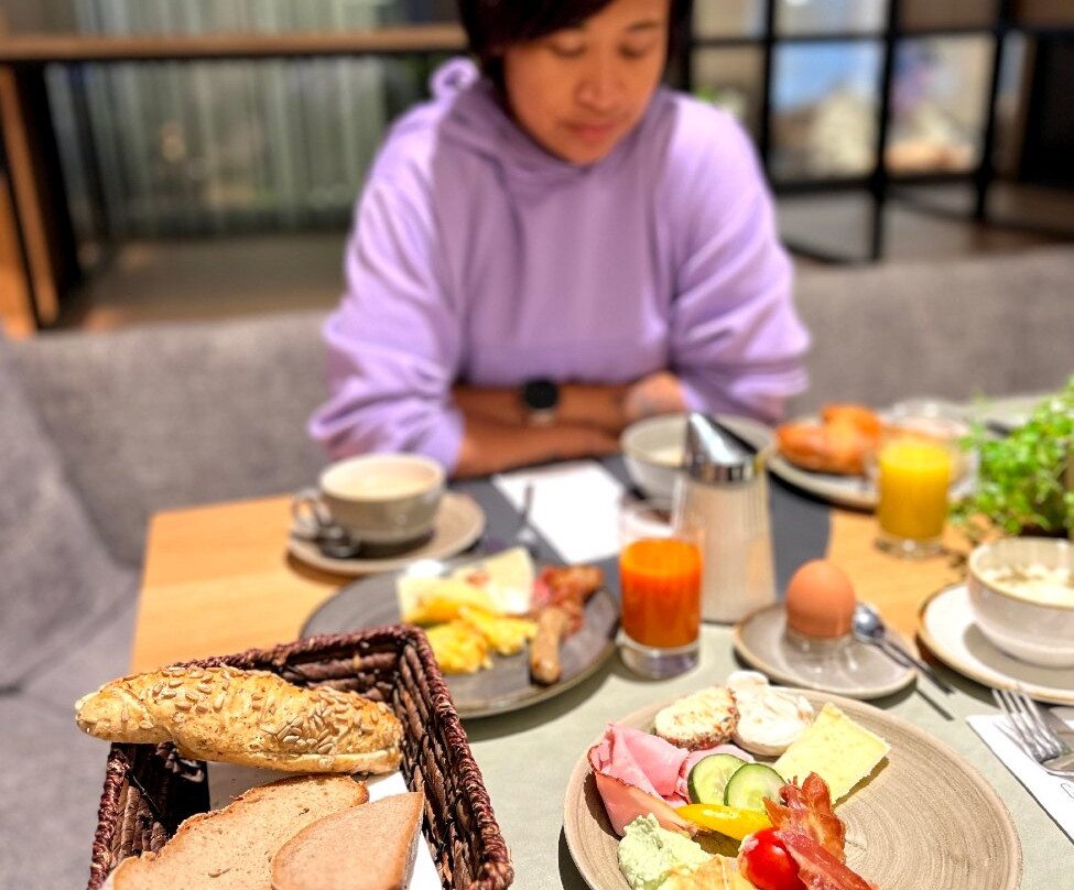 希夫黄金酒店主图