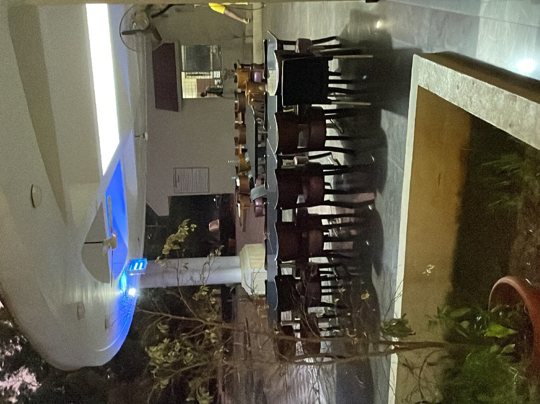 Golden Mile Resort主图