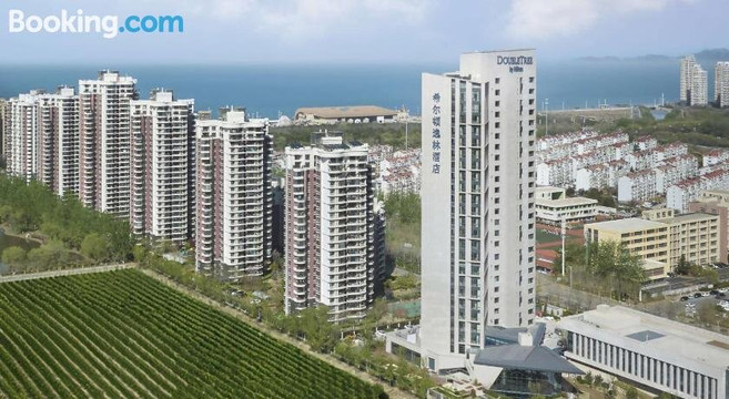 烟台金海岸希尔顿逸林酒店及套房主图