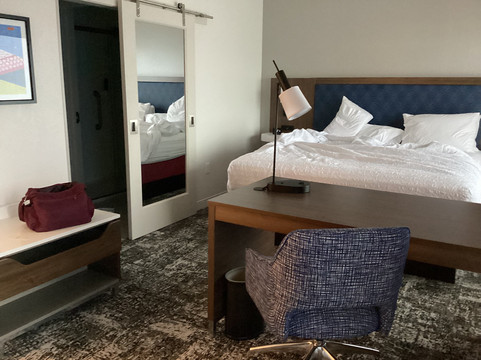 罗切斯特市中心的欢朋客房和套房主图