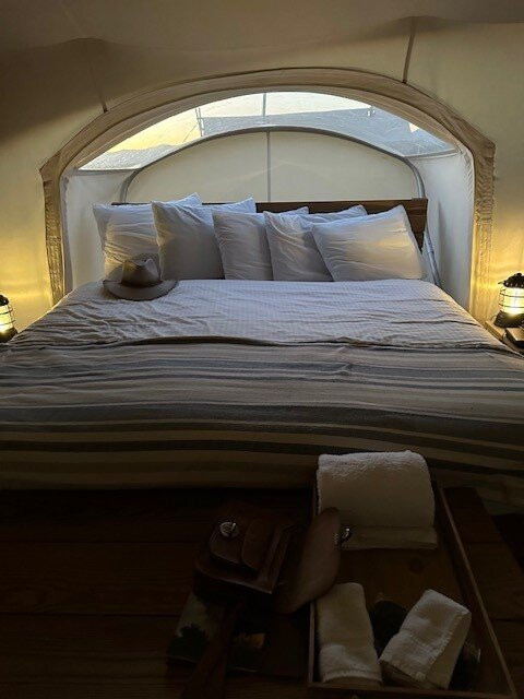 黄石帆布酒店主图