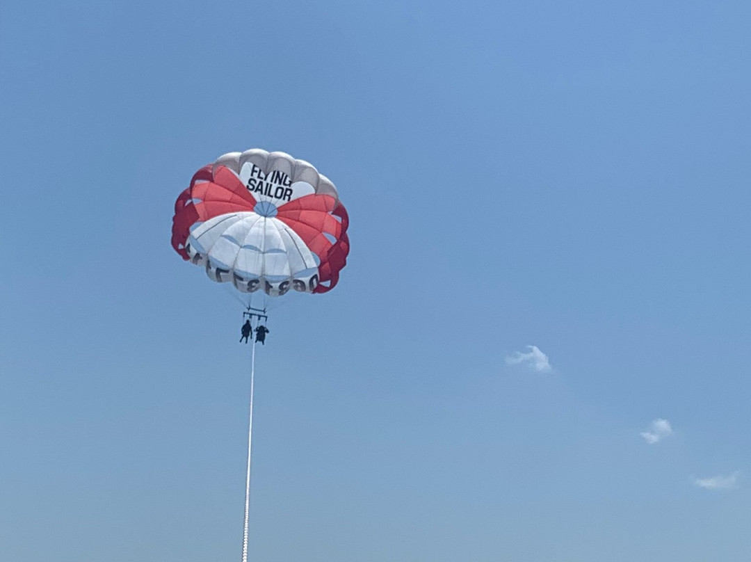 The Flying Sailor, Parachute Ascensionnel-Port Grimaud必去景点