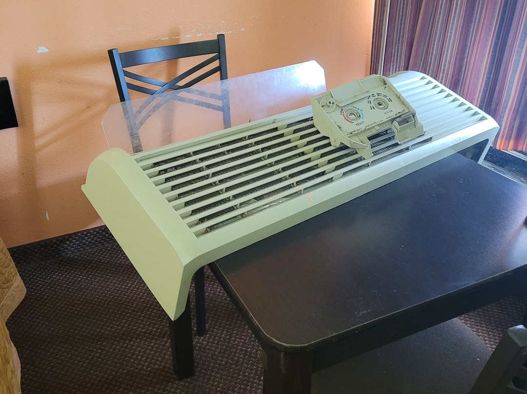 Express Inn & Suites主图