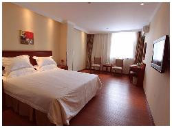 格林豪泰兴化英武中路快捷酒店主图