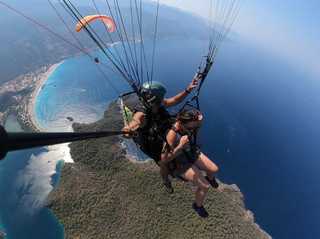 Airborne Paragliding景点图片