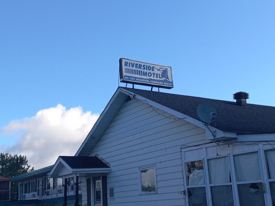 Riverside Motel
