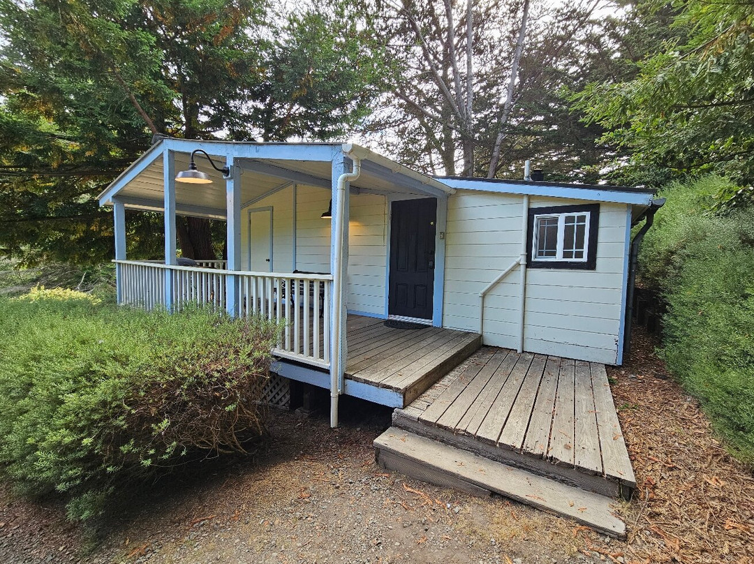 Dennen's Victorian Farmhouse主图