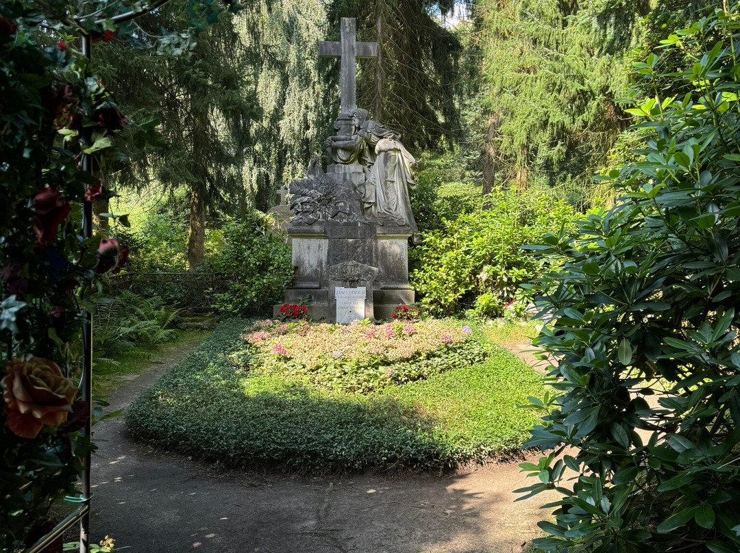 Ohlsdorf Cemetery-汉堡必去景点