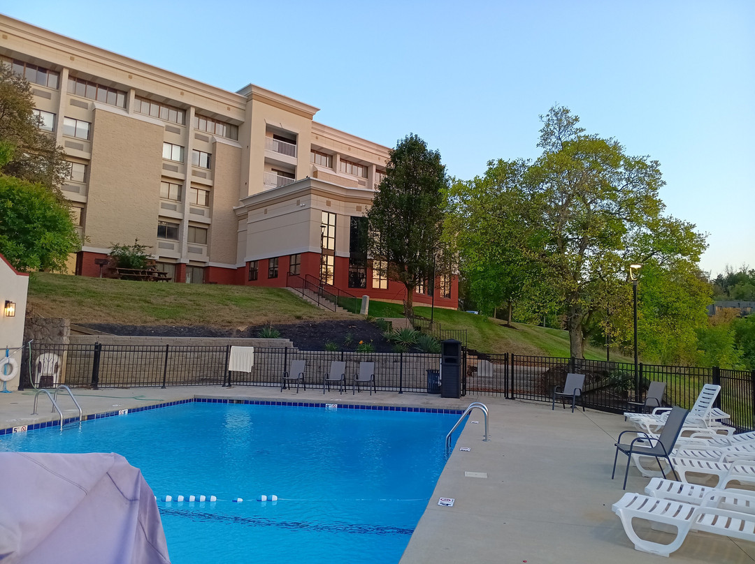 西辛辛那提快捷假日酒店主图