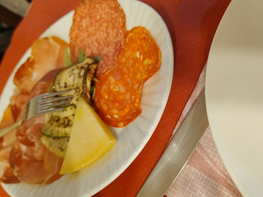 Trattoria Abruzzese Pizzeria "le Tre Rose"