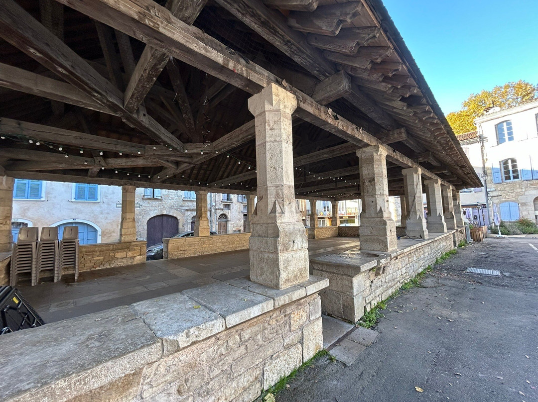 Place Des Halles-Caylus必去景点