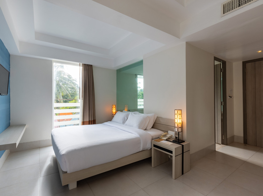 纳文达甲米主图