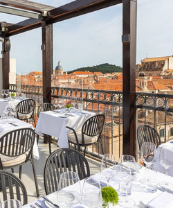 Above 5 Rooftop Restaurant餐厅图片