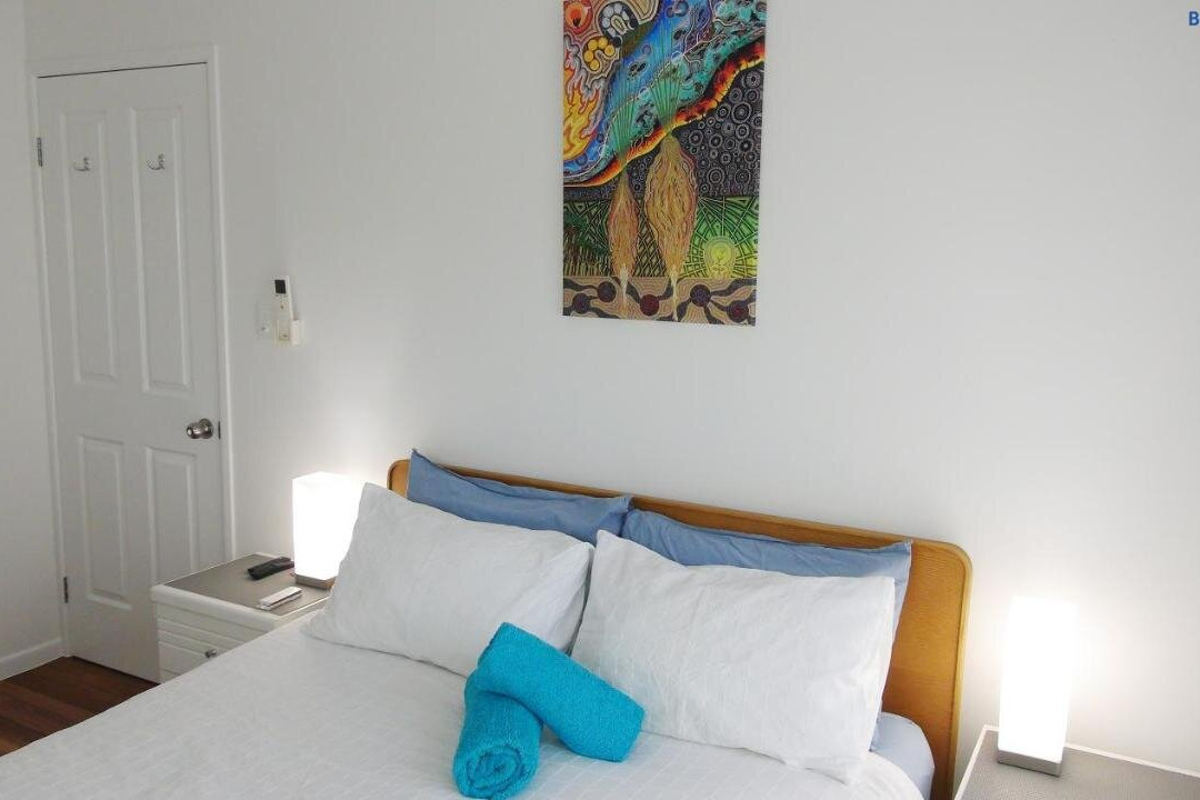 Beach Bliss, Private Bedroom, Private Lounge & Bathroom, plus Netflix, Wifi