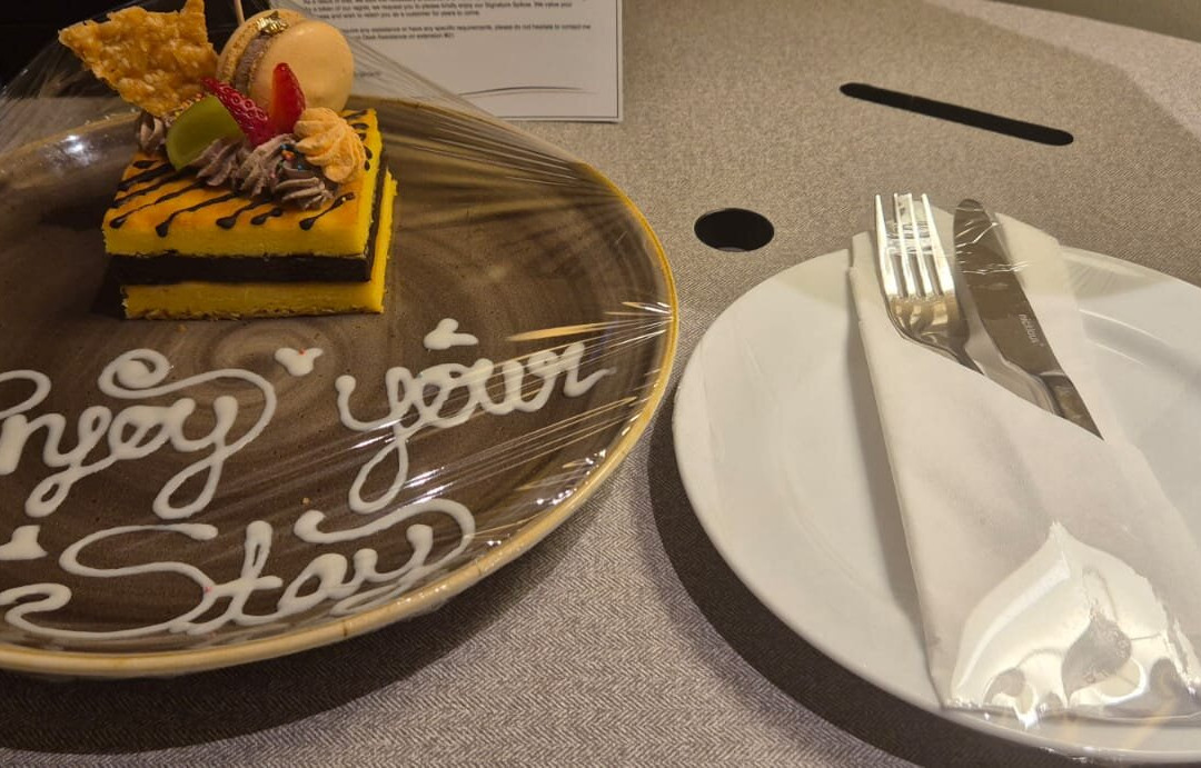 Whiz Luxe Hotel Spazio Surabaya主图