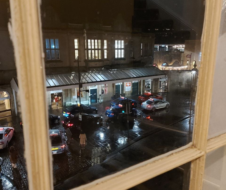 皇家酒店主图