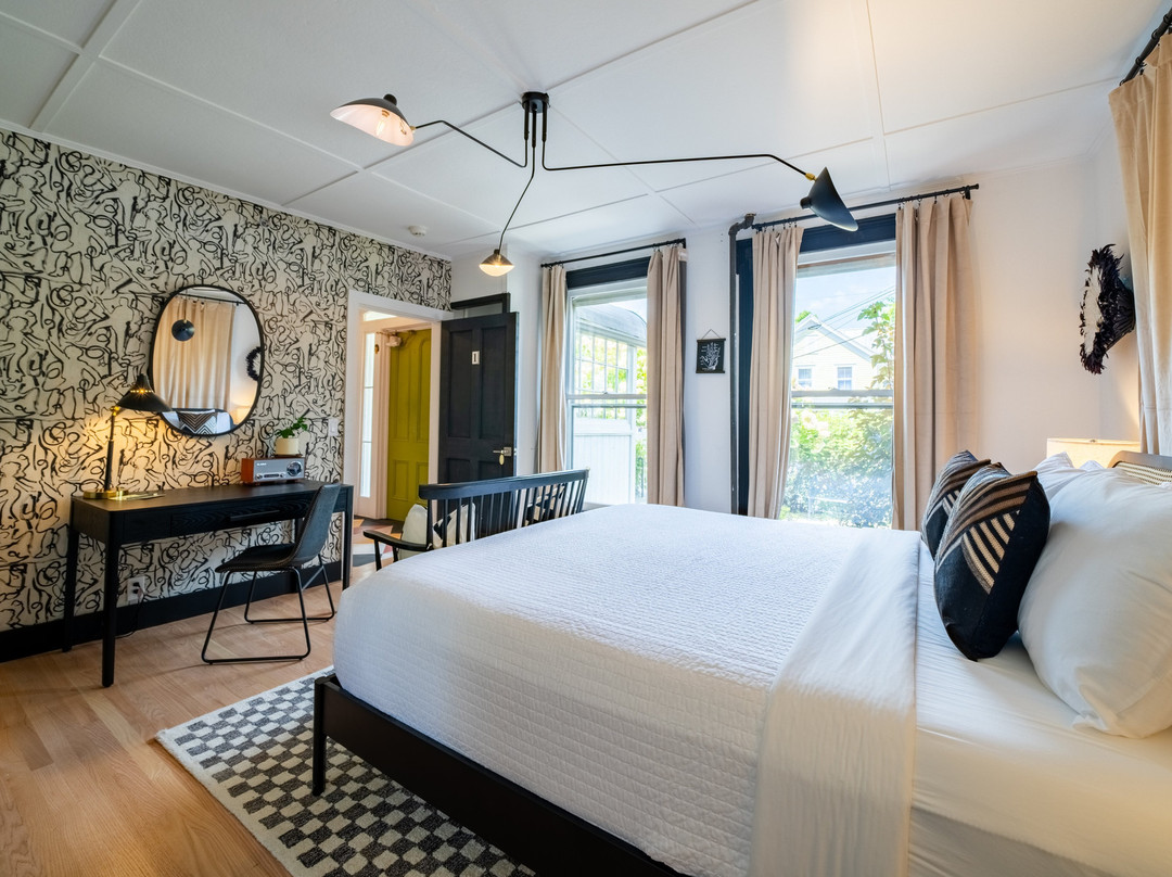 Twin Gables Of Woodstock主图