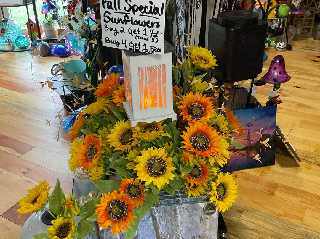 A Unique Boutique Llc - Gift Shop-Marion必去景点