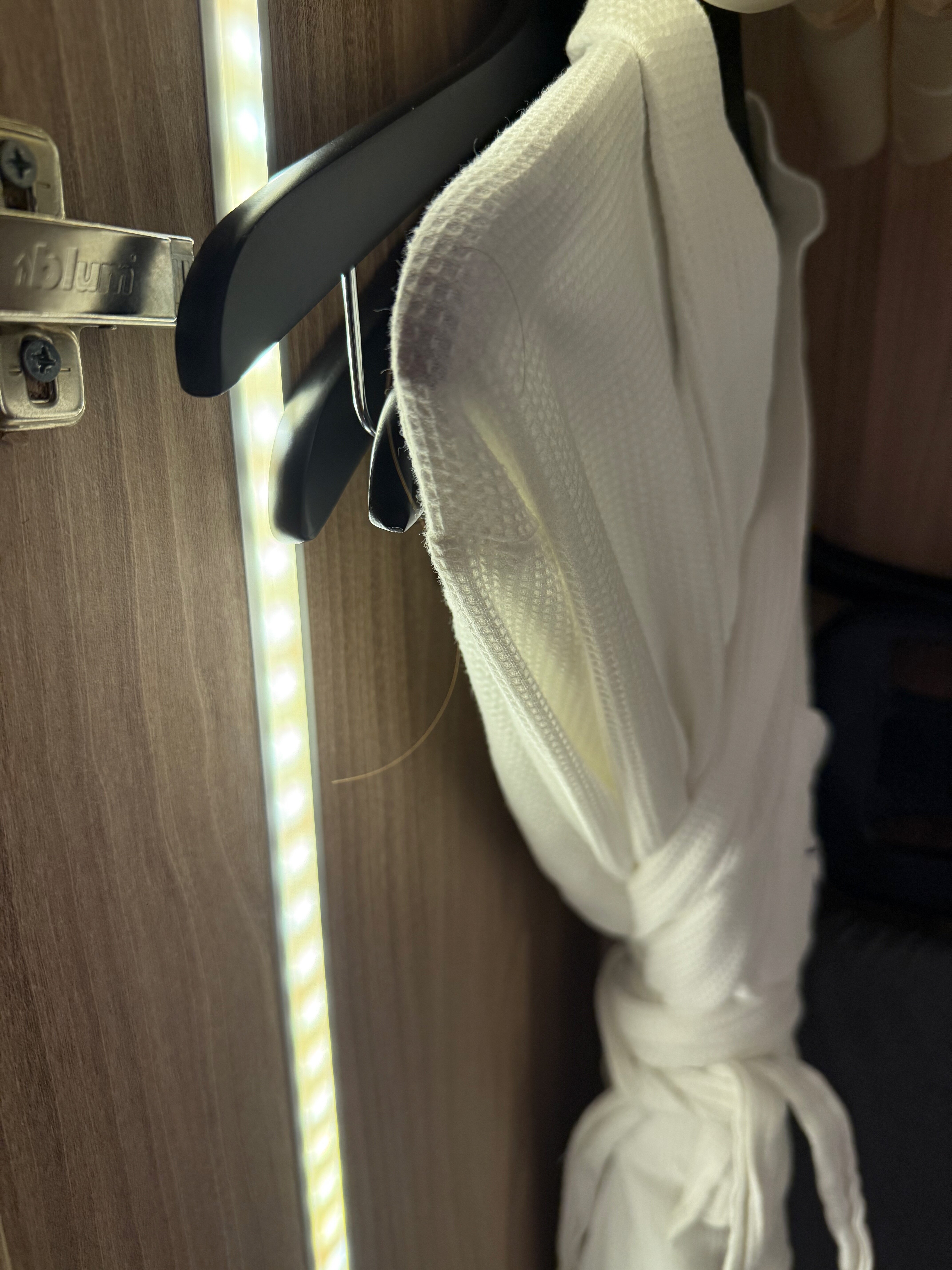 Novotel Suites Manila at Acqua-客卧
