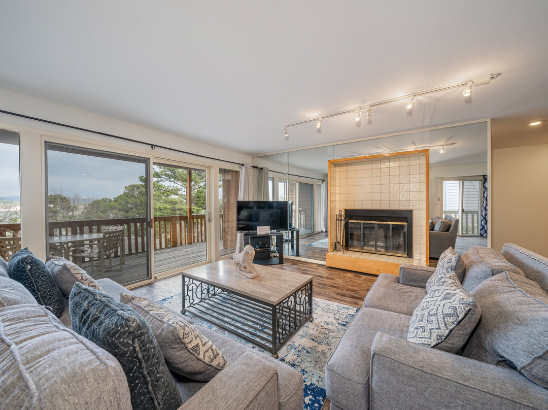 South Shore Lake Resort主图