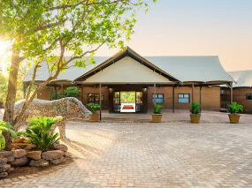 Hippo Lakes Luxury Safari Lodge