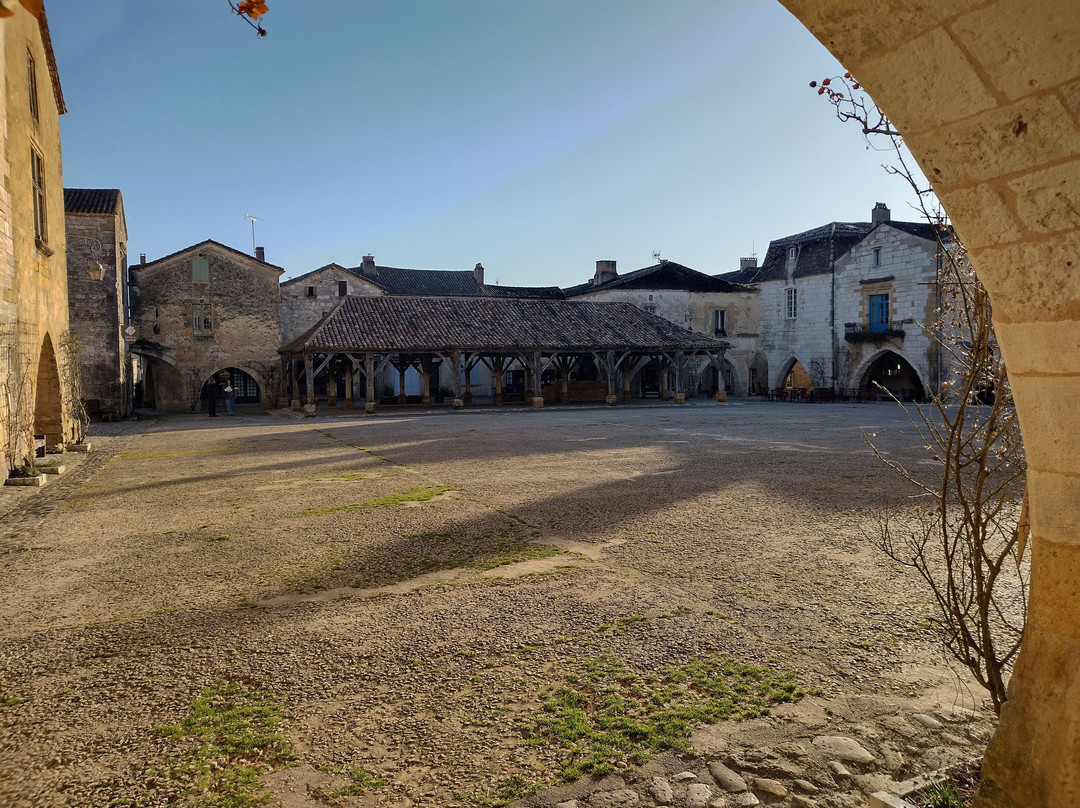 Place des Cornieres, Monpazier景点图片