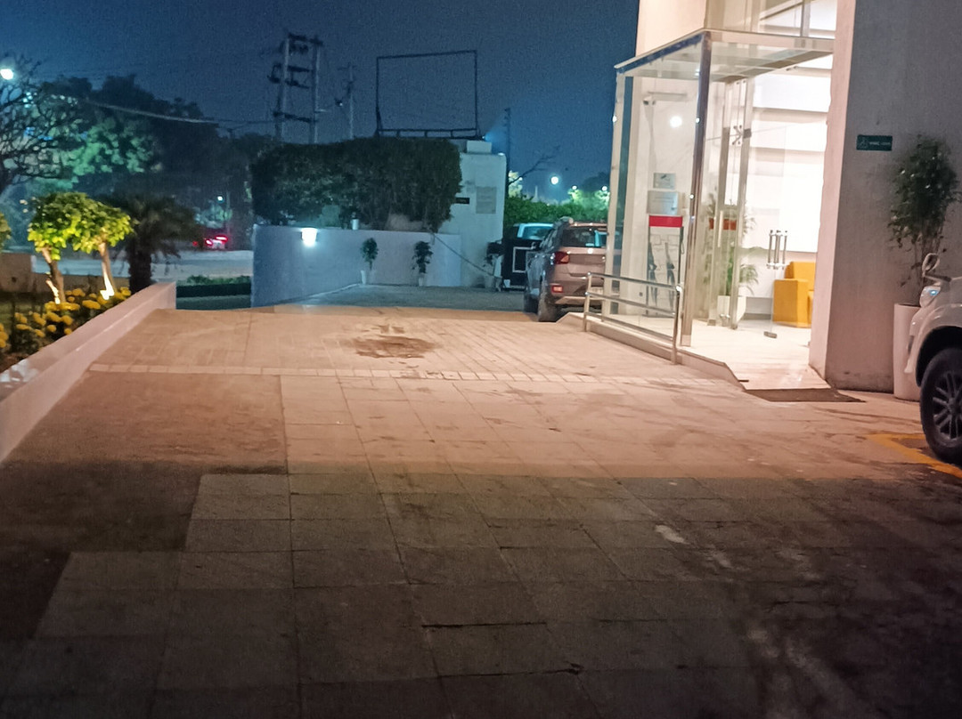 卢迪亚纳克斯酒店主图