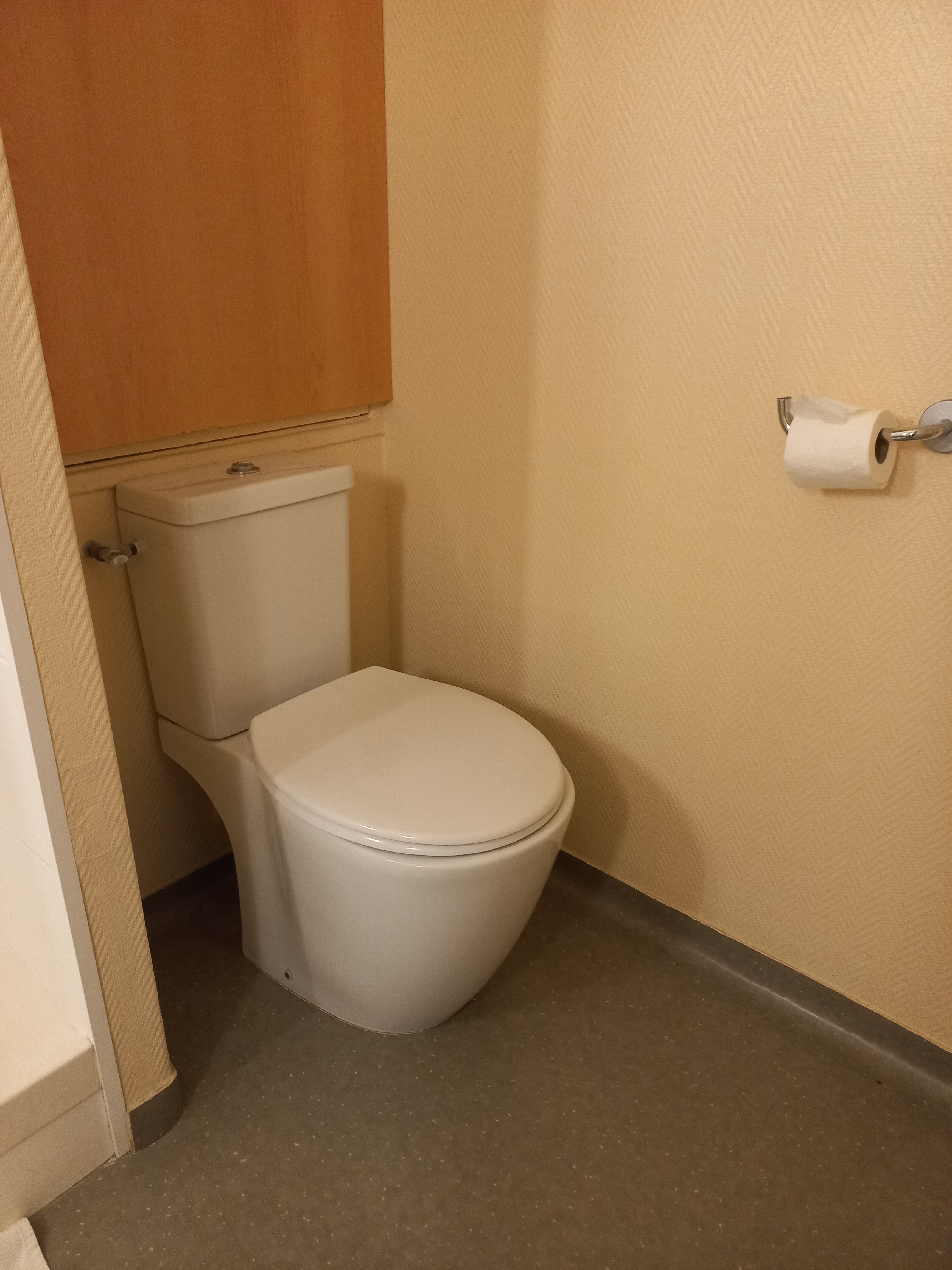 宜必思普瓦捷博利厄酒店-浴室