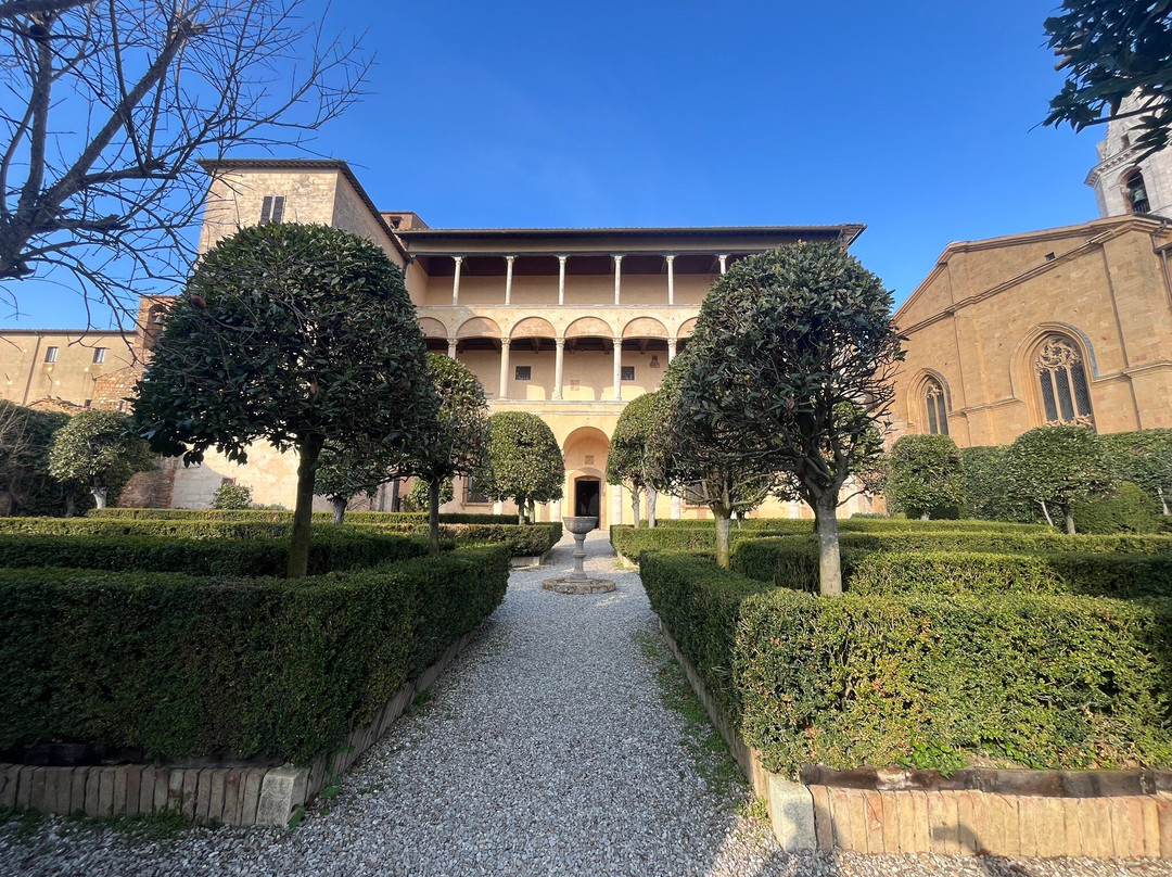 帕拉索皮克洛蜜妮酒店-皮恩扎必去景点