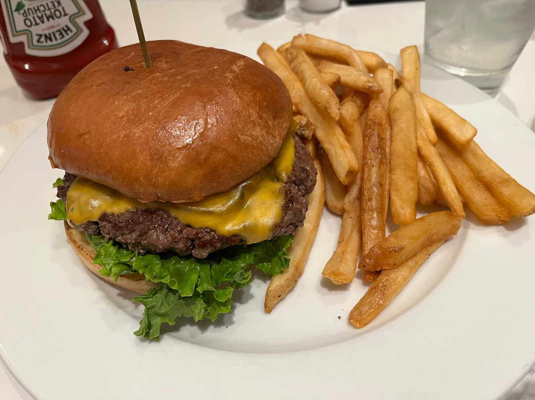 广场套房酒店主图