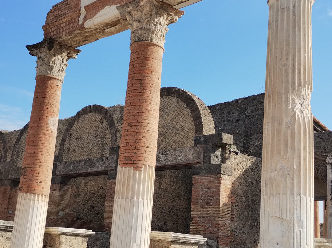 Glauco Messina-庞贝必去景点