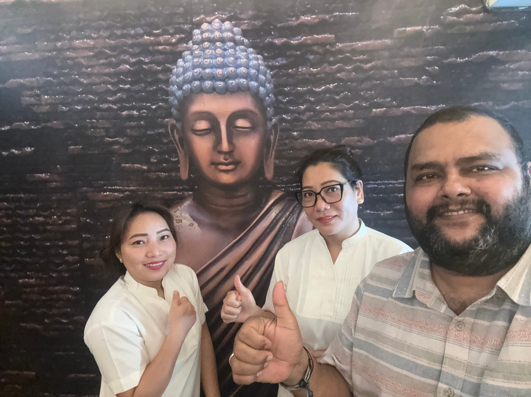 德尔丁套房酒店主图