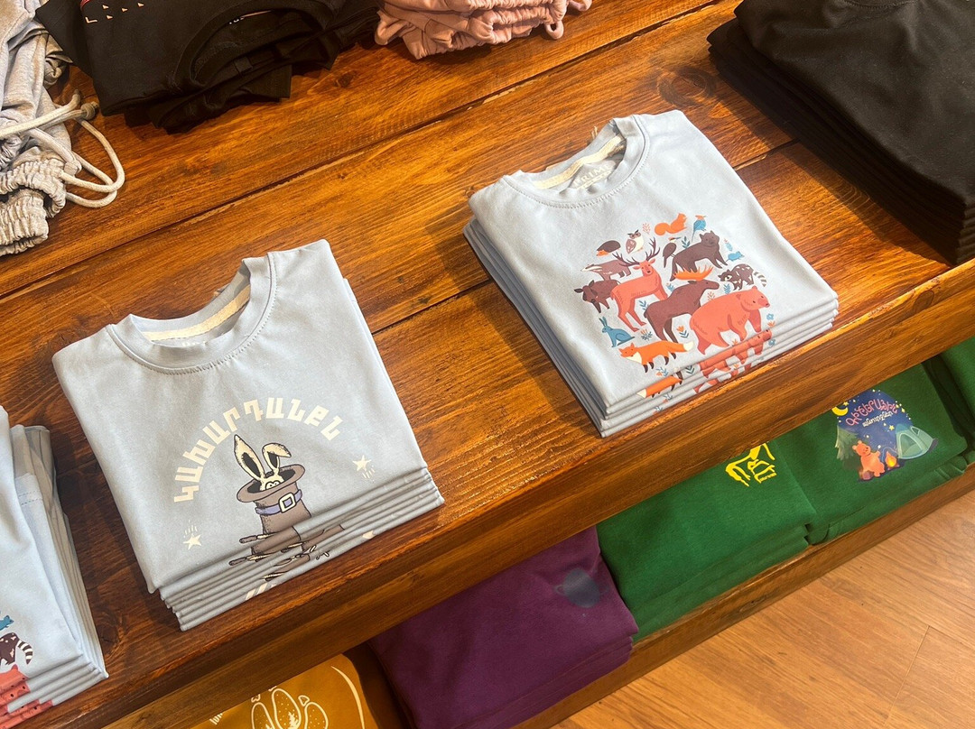 T-Shirts / Hoodies for Courageous-埃里温必去景点