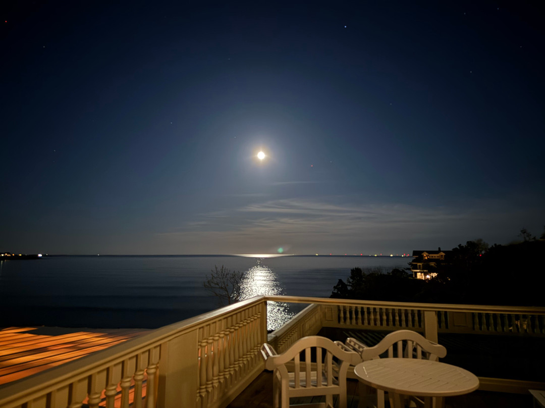 尚勒崖城酒店主图