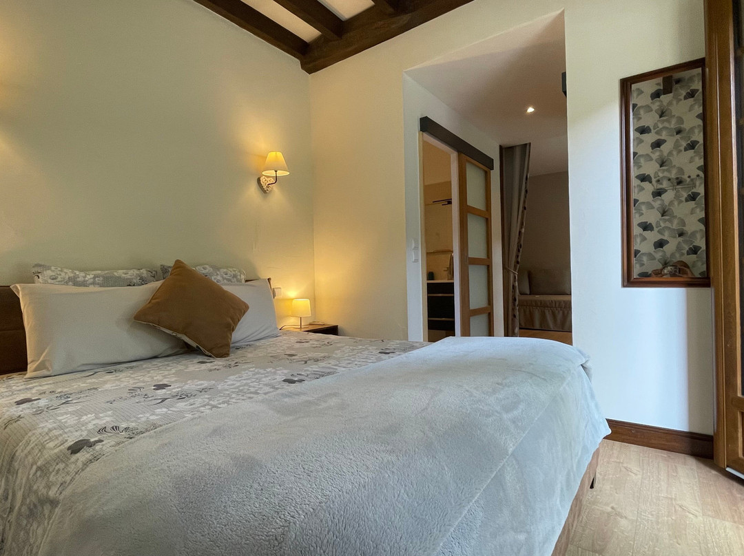 Au Pré des Sources主图