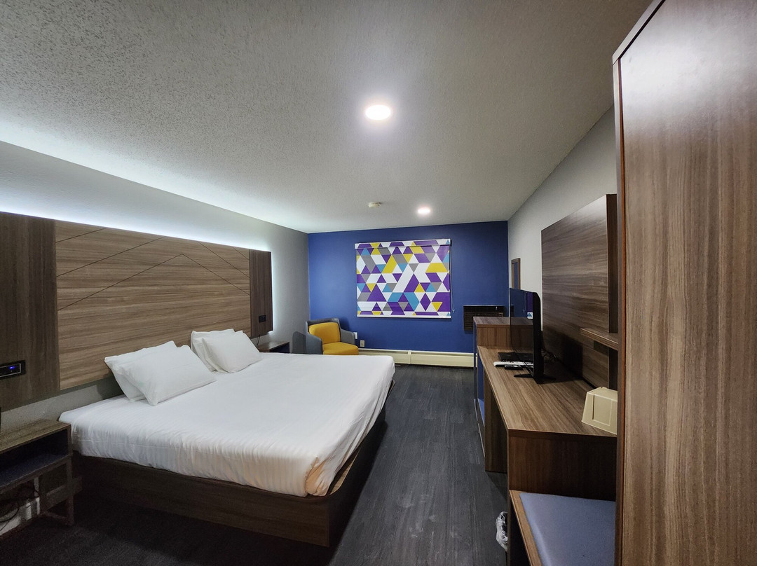 Super 8 by Wyndham Hayward WI