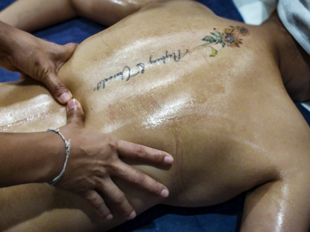 Body & Soul Health Massage-曾蒙海滩必去景点