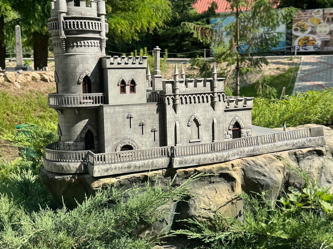 Bakhchisaray Park Crimea in Miniature on the Palm-Bakhchisaray必去景点