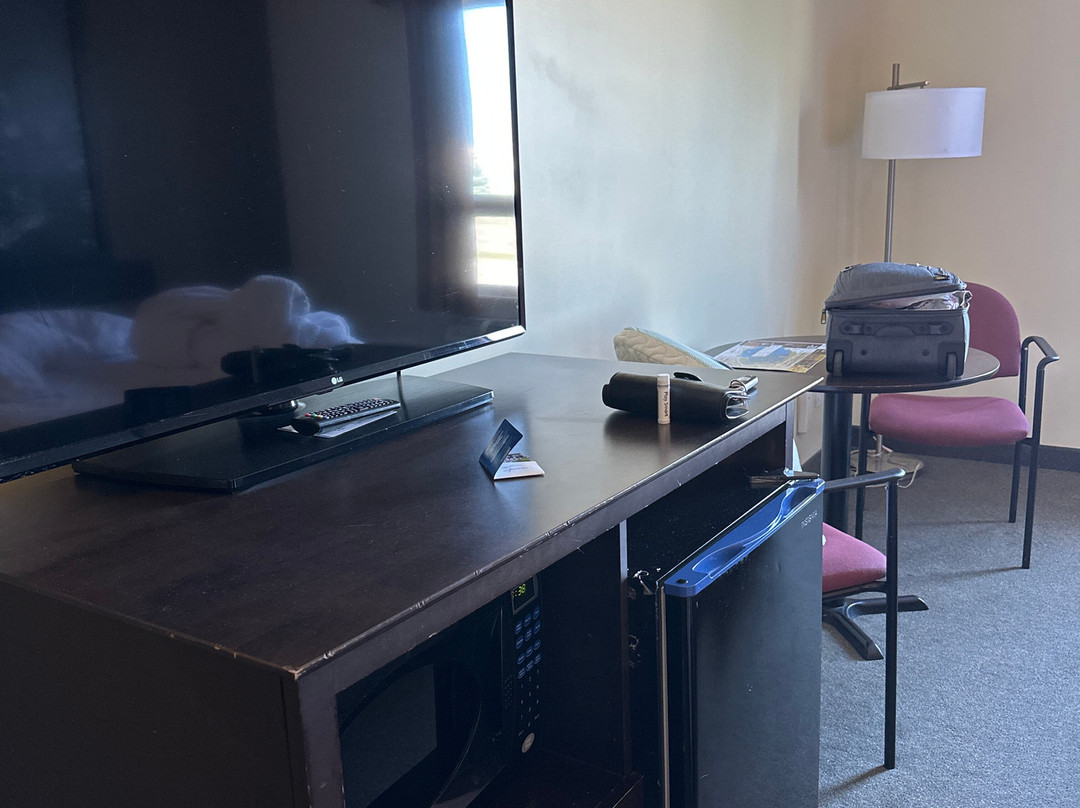 巴里速8酒店主图