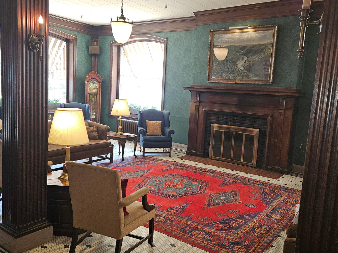 Penn Wells Hotel主图