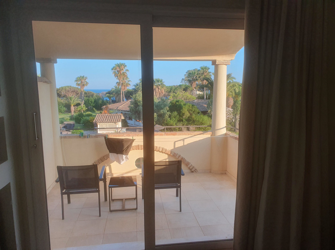 迪菲奥里海岸酒店主图