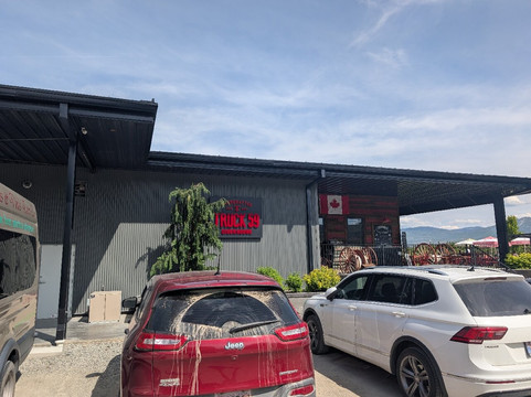 Roots & Vines Tour Co.-基洛纳必去景点