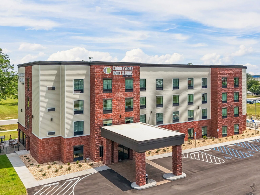 Cobblestone Hotel & Suites - Foley