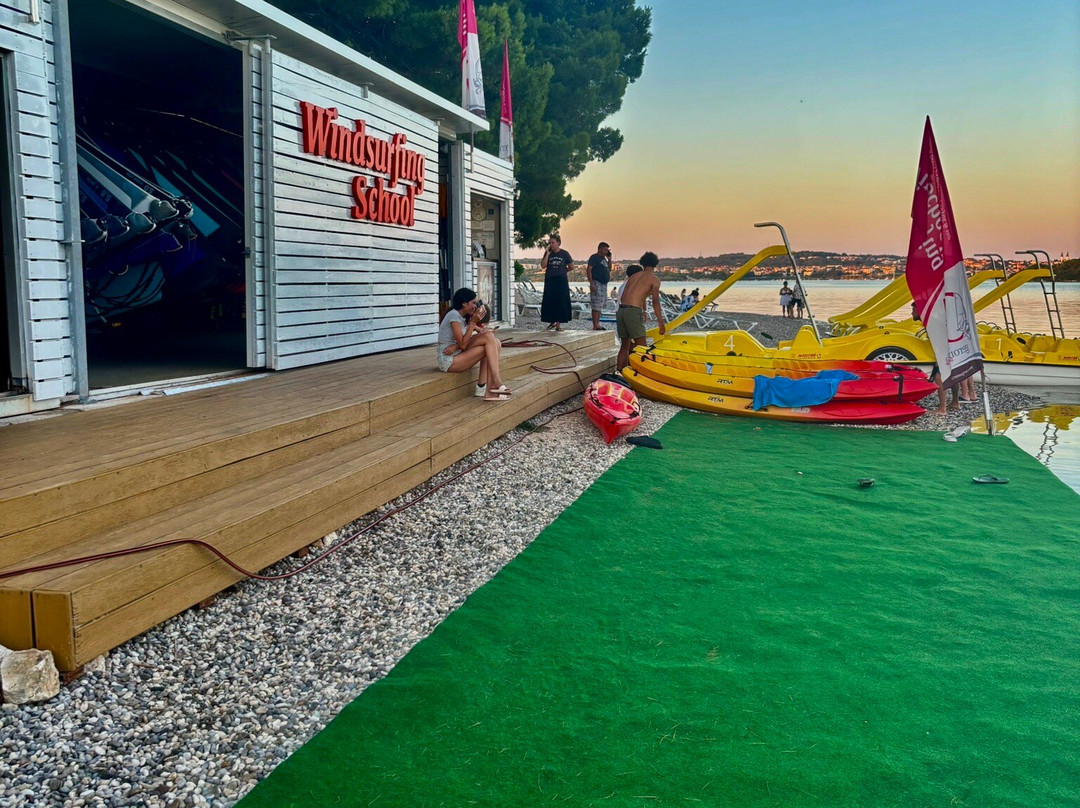 Windsurfing Center Pomer-Pomer必去景点